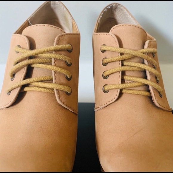 LE CHATEAU Vintage Booties - Picture 4 of 7